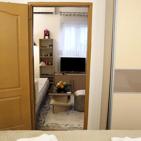 Apartment Silver Near Old Town *